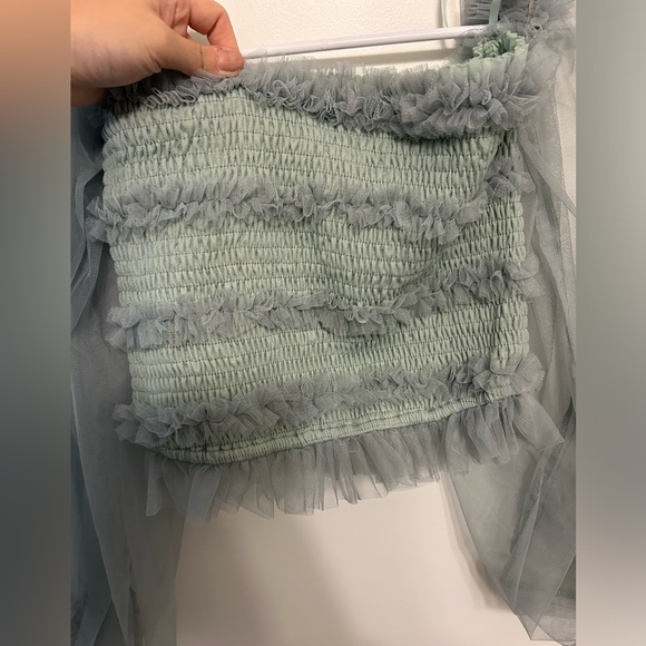 MABLE Ruffled Off-The-Shoulder Crop Top - Picture 4 of 9